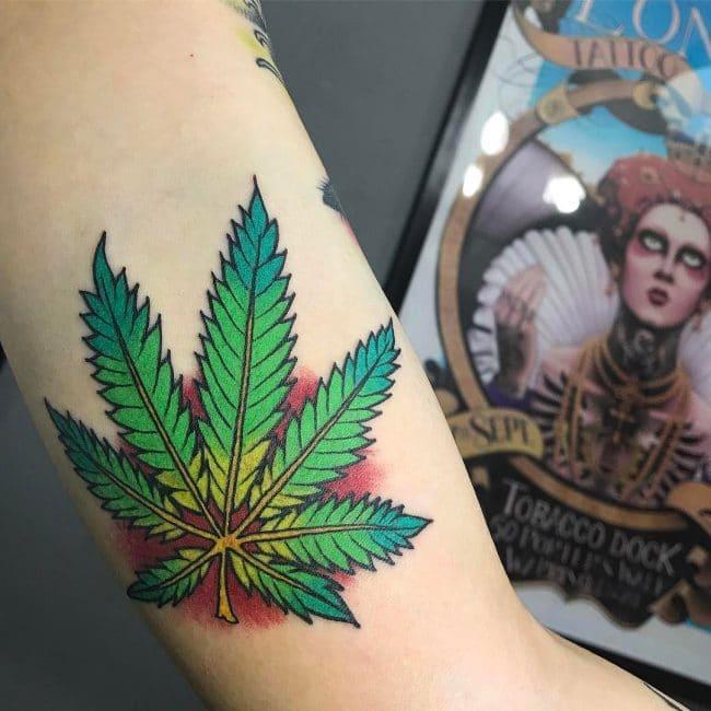 tatuagem folha de maconha old school