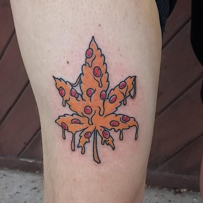 tatuagem da folha de maconha